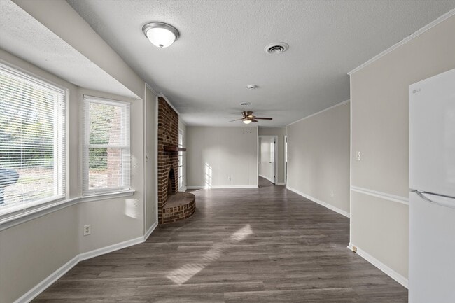 Building Photo - 119 Sunnywood Dr