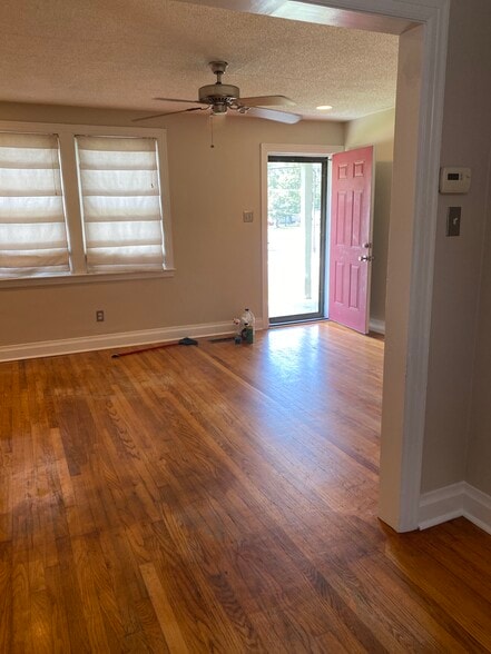 Building Photo - 704 Country Club Rd