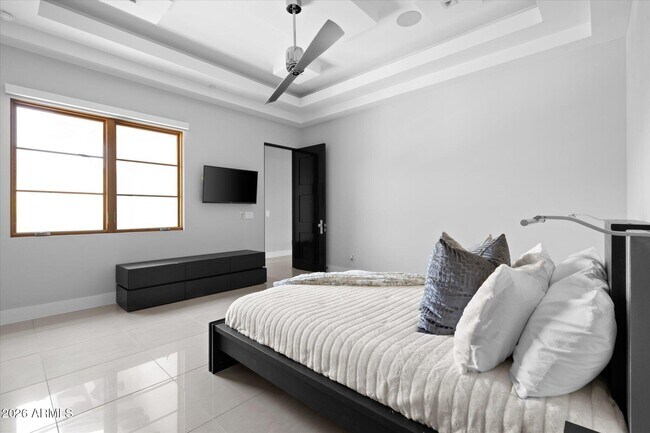 Building Photo - 9979 E Toms Thumb