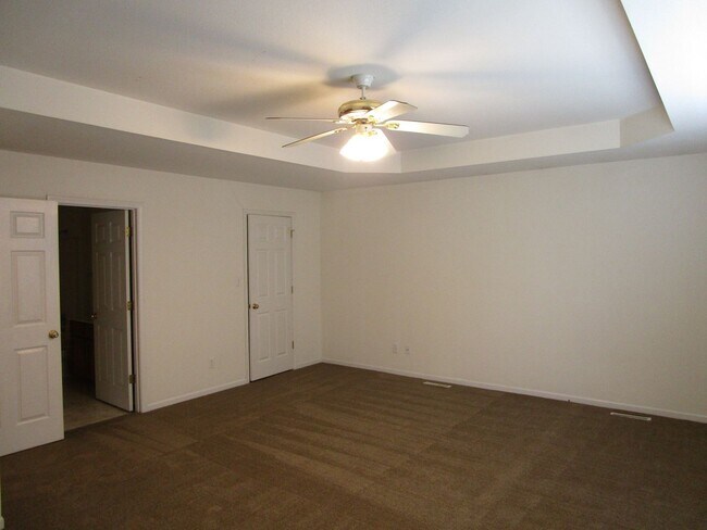 Building Photo - 1704-1706-1706 Louise Cir