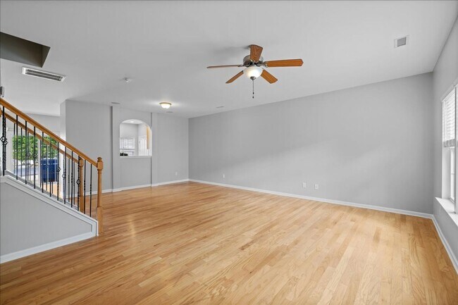 Building Photo - Well Maintained Three Bedroom Home!