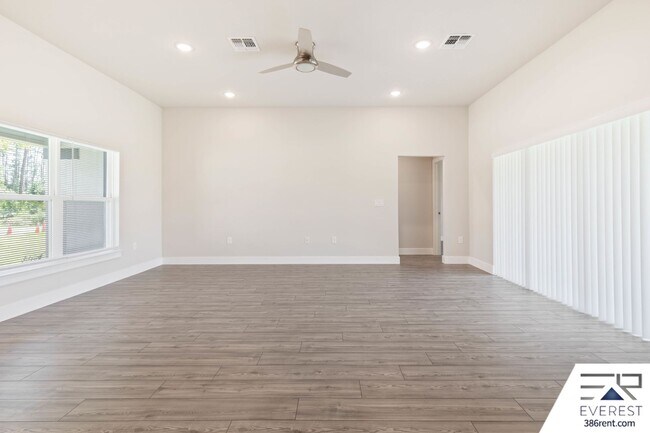Building Photo - 59 Breeze Hill Ln