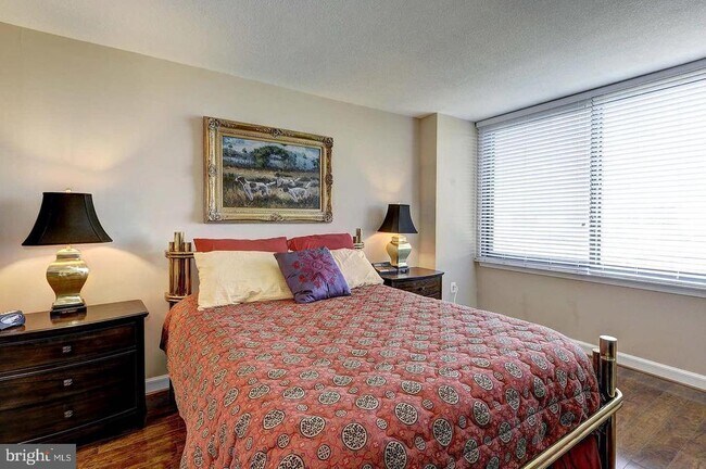 Building Photo - 2451 Midtown Ave