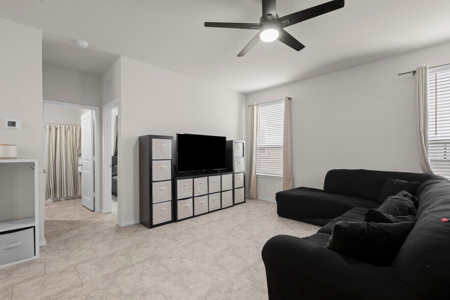 Building Photo - 10510 Rayburn Lndg