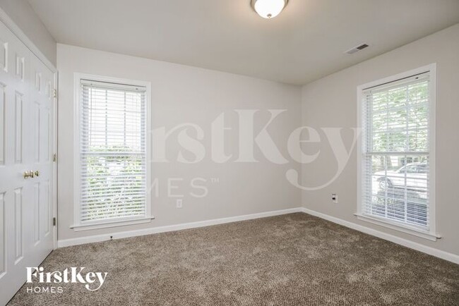 Building Photo - 6107 Black Willow Dr