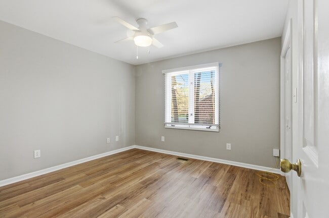 Building Photo - 101 Gatewood Dr