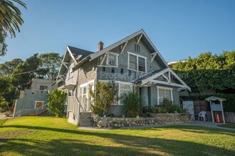 Building Photo - 803 Magnolia Ave