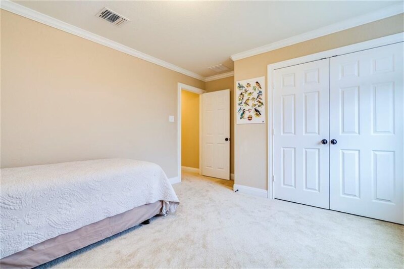 Building Photo - 1229 Yellow Iris Rd