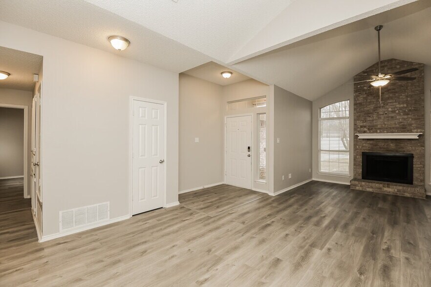 Building Photo - 5708 Shady Springs Trail