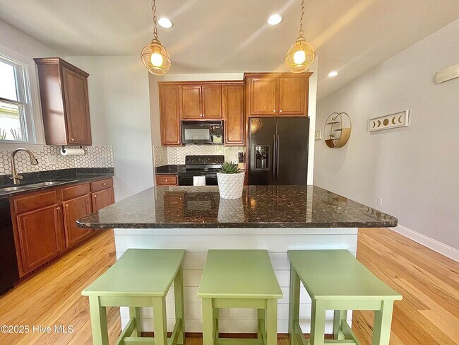Building Photo - 1306 Snapper Ln