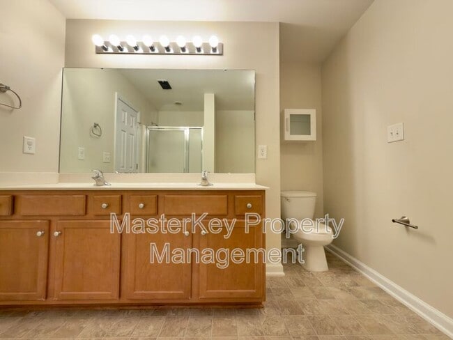 Building Photo - 2916 Hayward Ct