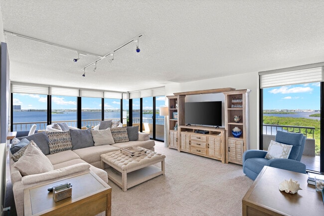 Building Photo - 5550 N Ocean Dr