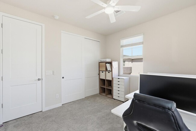 Building Photo - 1521 S Senate St