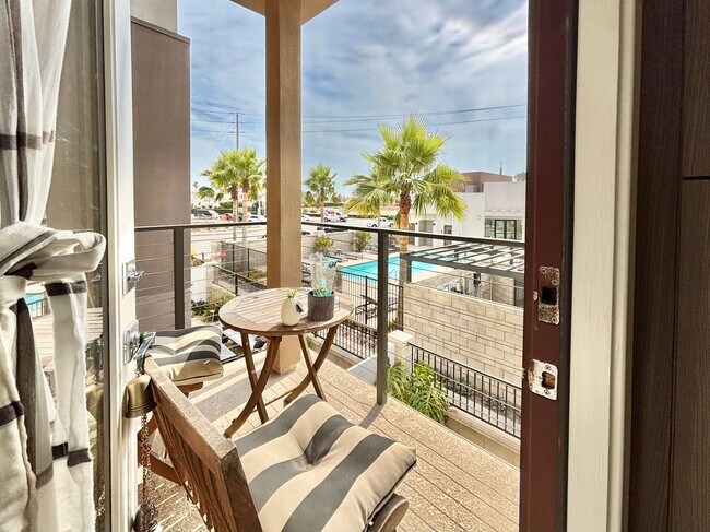 Building Photo - Coastal Living Elevated at Shoreline | 4 B...