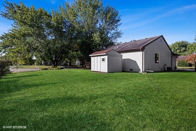 Building Photo - 2108 Navarone Dr