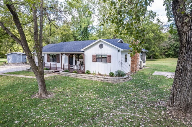 Building Photo - 502 N Strawn Rd