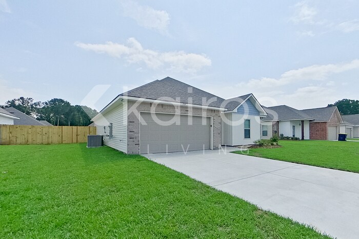 Building Photo - 104 Rainfall Ln