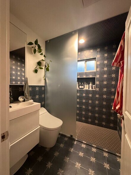 Building Photo - 4043 159th St