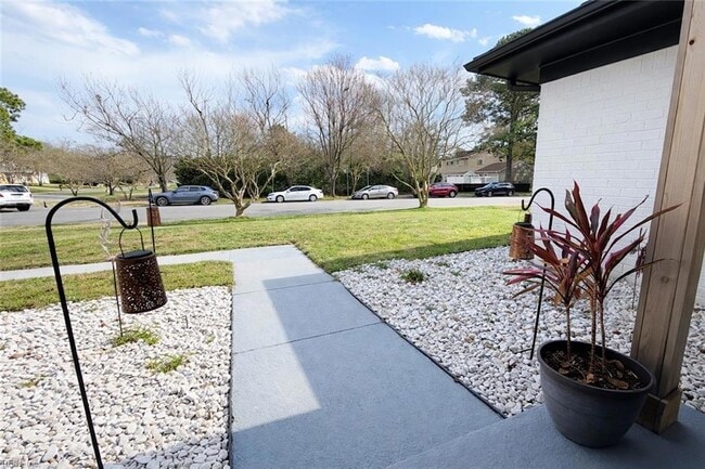 Building Photo - 4941 Brandywine Dr