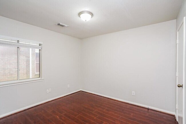 Building Photo - 20922 Neelie Ct