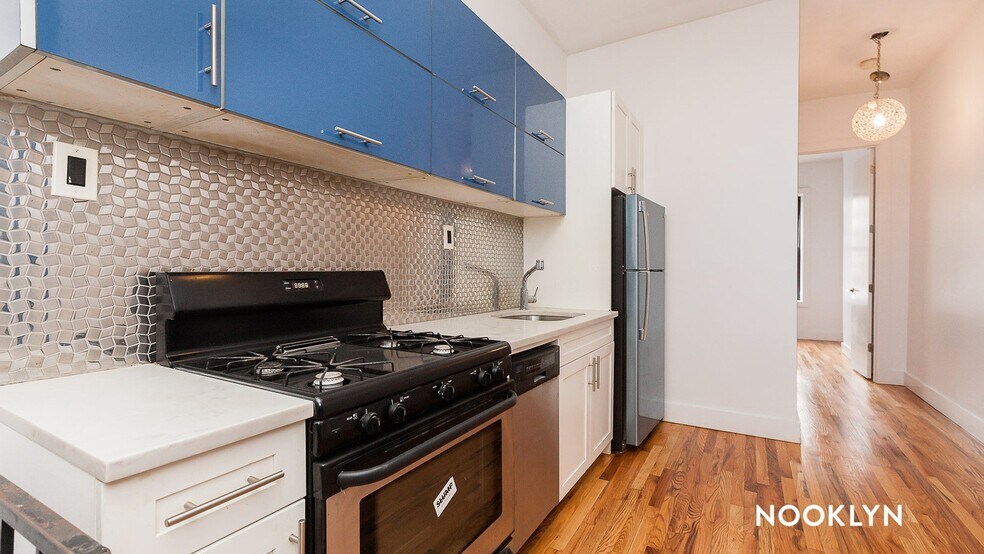 Building Photo - 1154 Gates Ave