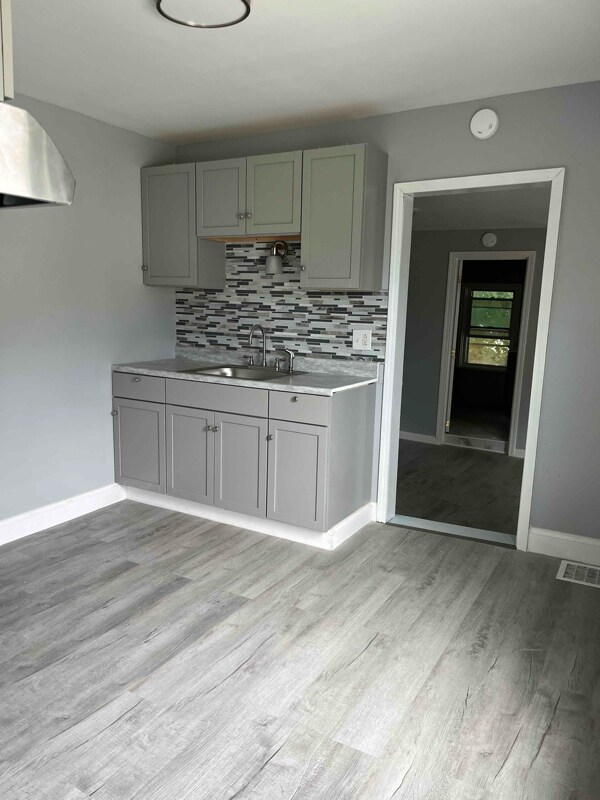 Building Photo - 414 N Bellinger St