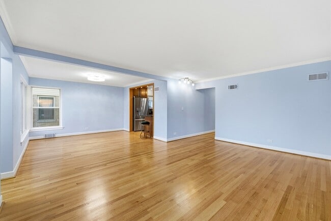 Building Photo - 4656 N Narragansett Ave