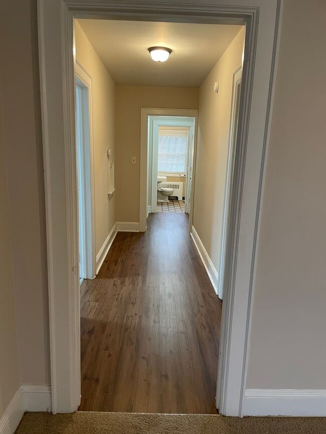 Building Photo - 2 Bedroom Apartment - Statesville Downtown