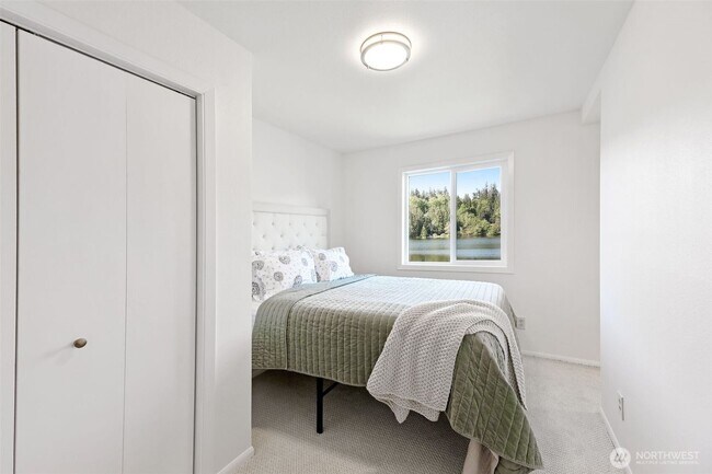 Building Photo - 6917 Olive Ave