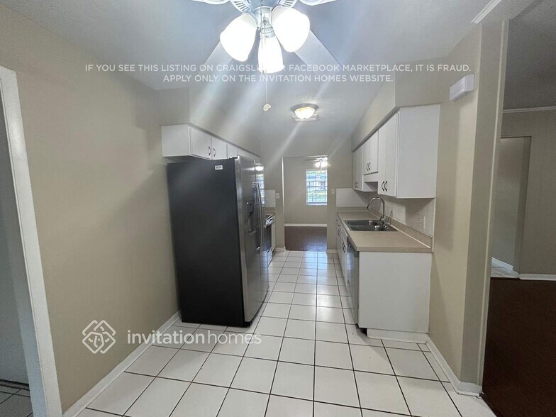 Building Photo - 509 Clemons Rd