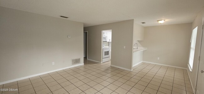 Building Photo - 333 S Osceola St