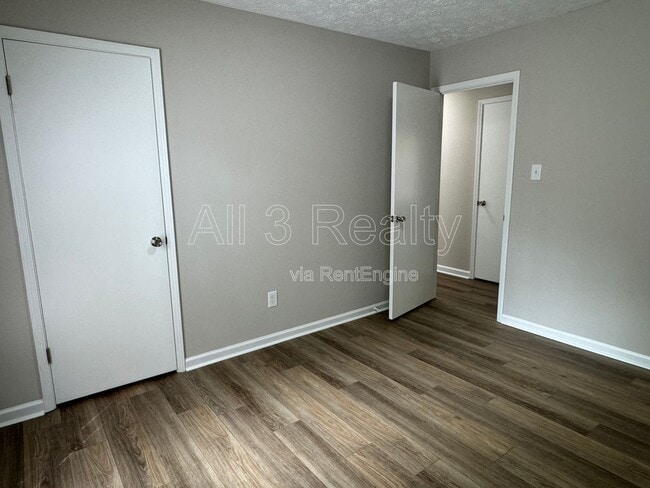 Building Photo - 348 Bent Tree Dr