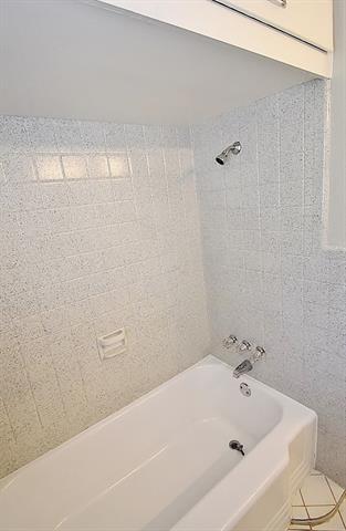Building Photo - 10238 San Lorenzo Dr