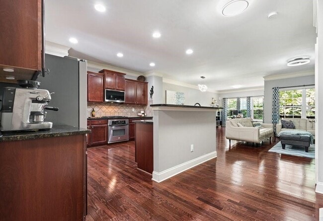 Building Photo - 3888 Fairhill Point