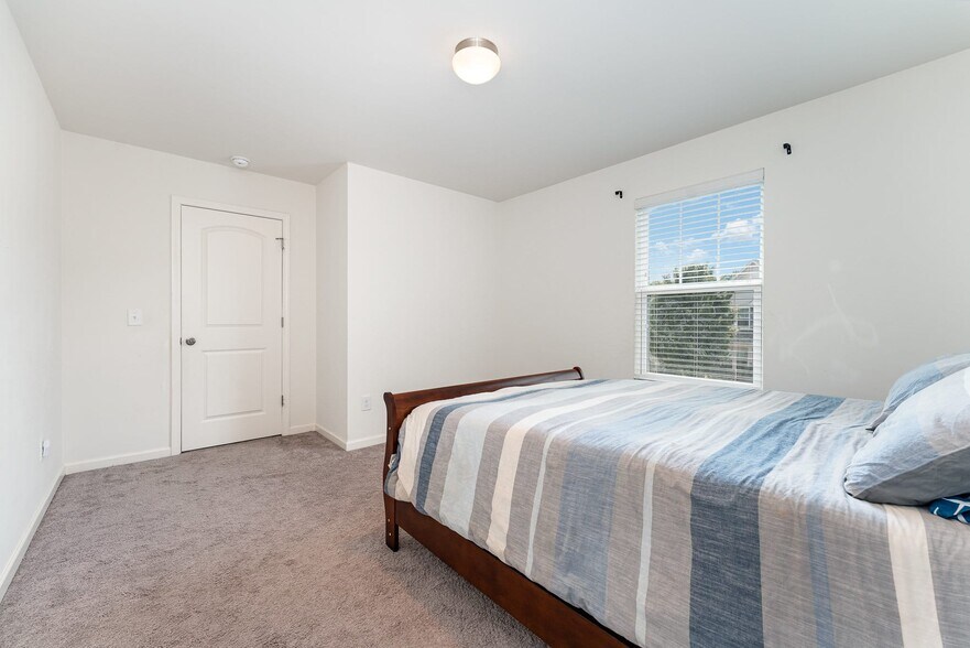 Building Photo - 5514 Hardie Farm Dr