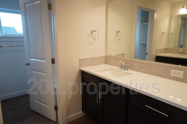 Building Photo - 10236 W Achillea St