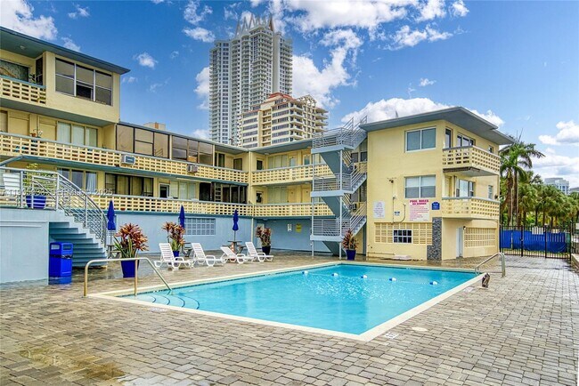 Building Photo - 6484 Indian Creek Dr