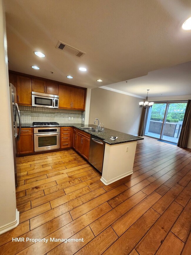 Building Photo - 2 bed 2.5 bath condominium at Lake at Waln...