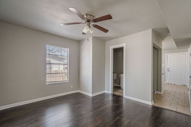 Building Photo - 2323 Arbor Pl