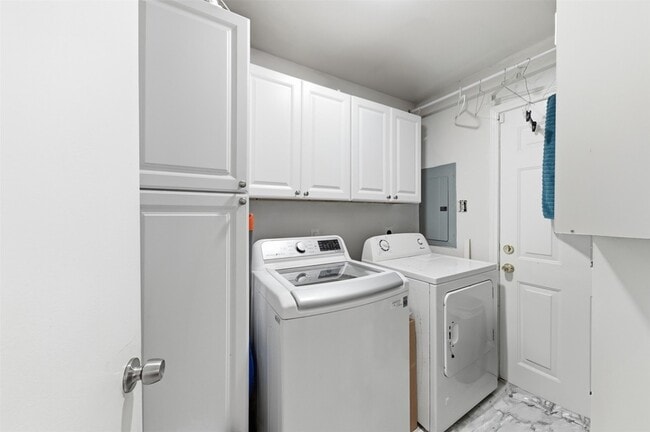 Building Photo - 9003 Tami Renee Ln