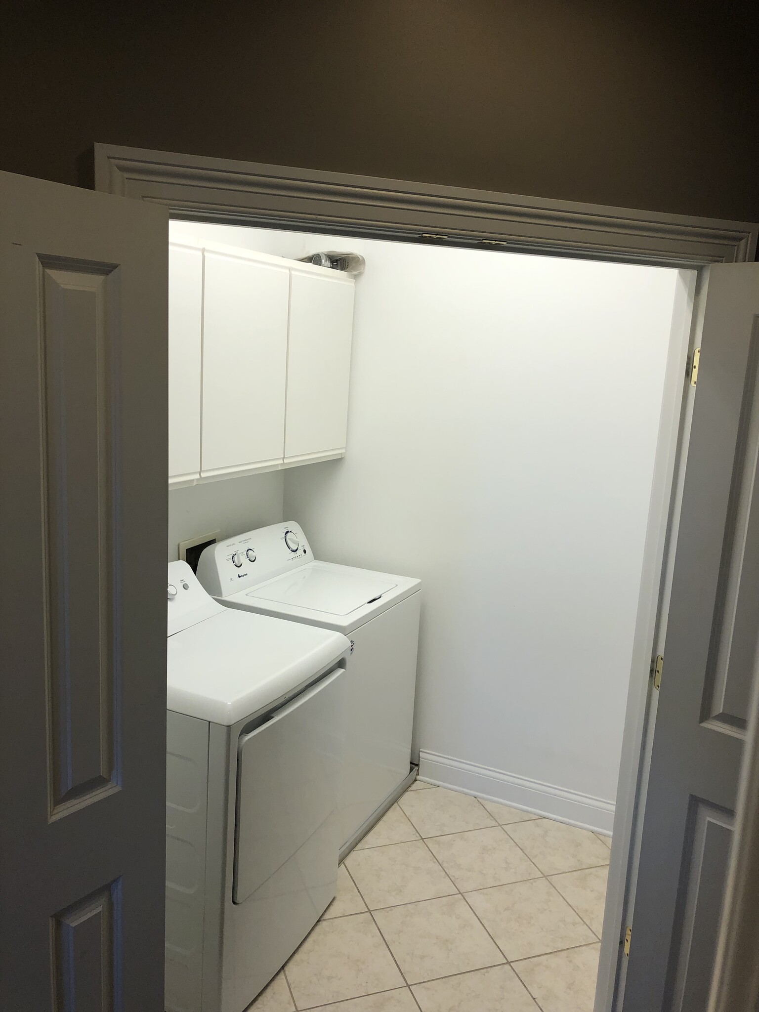 Laundry Room - 19683 Chagrin Blvd