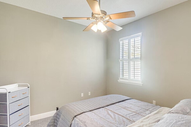 Building Photo - 25 Riverview Bend N