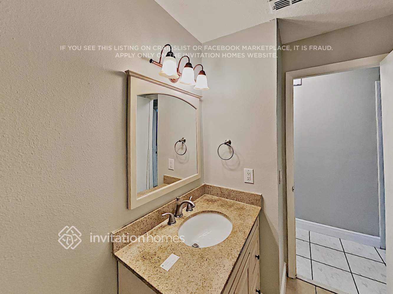 Building Photo - 302 Iowa Woods Cir W