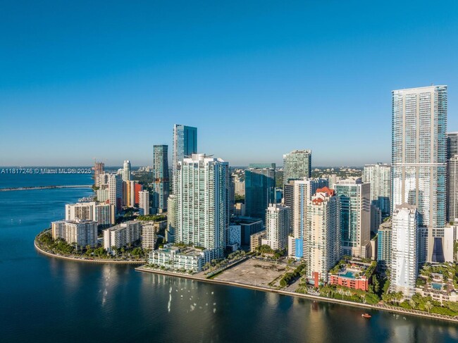 Building Photo - 1200 Brickell Bay Dr