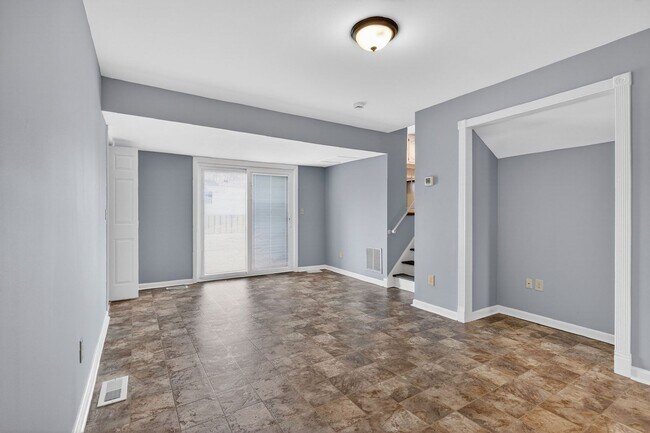 Building Photo - 77 Marsh Ave