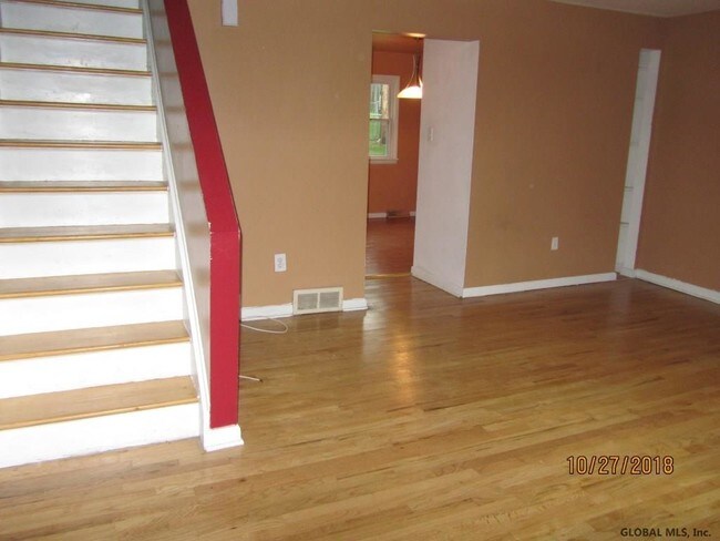 Building Photo - 125 Mt Hope Dr