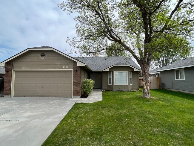 Primary Photo - 4388 S Danridge Ave