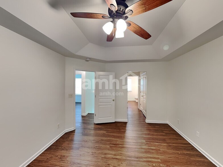 Building Photo - 121 Whitby Dr