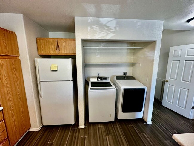 Building Photo - Available Immediately! Charming and cozy townhome in Thornton!