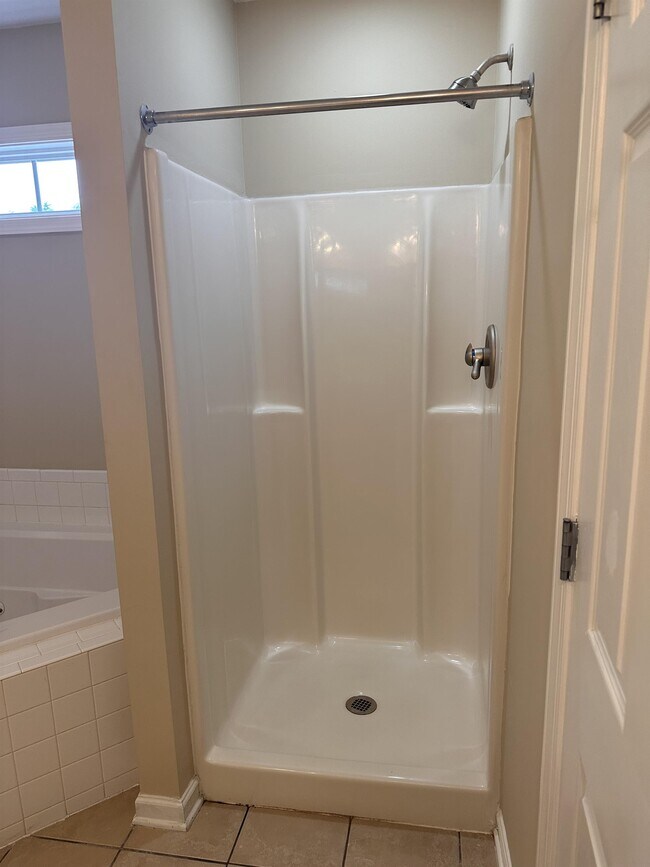 Building Photo - 39 Abbey Ct